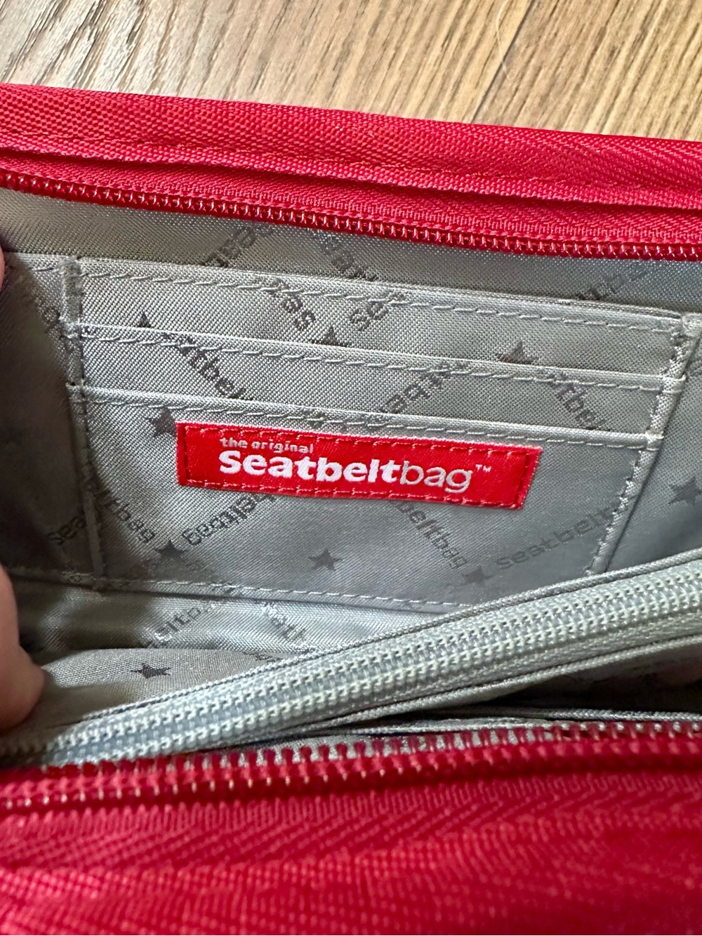 Harvey’s Seatbelt Red Zip Wallet - Picture 10 of 10